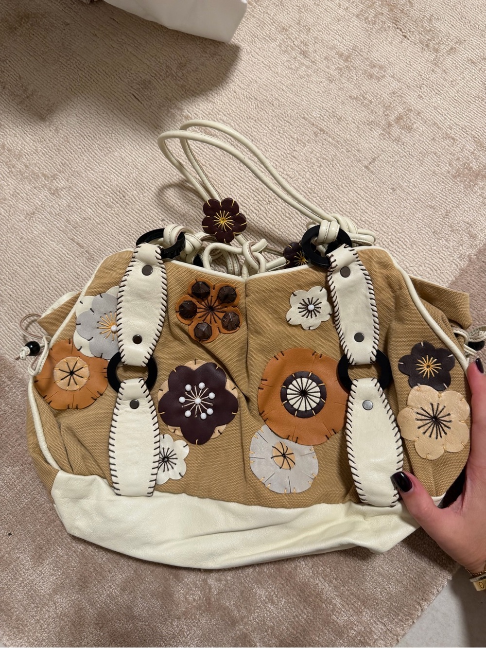 Stylish Floral Appliqué Tote Bag in Tan & Cream